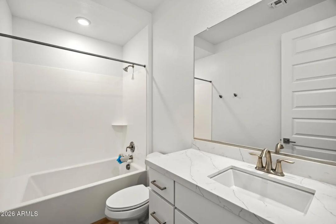 Real Estate Picture 26