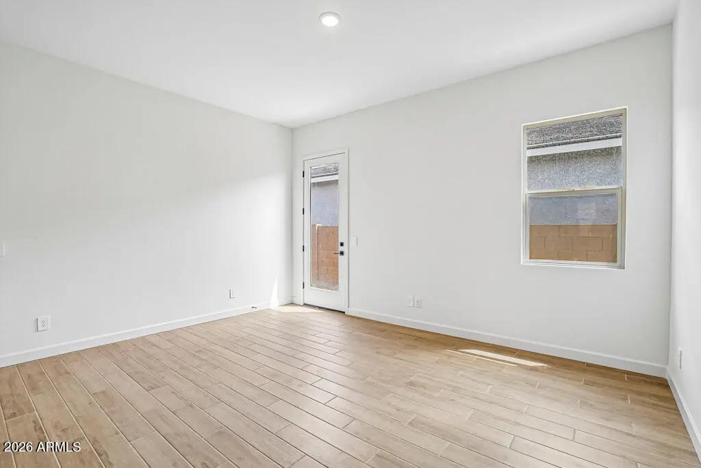 Real Estate Picture 7