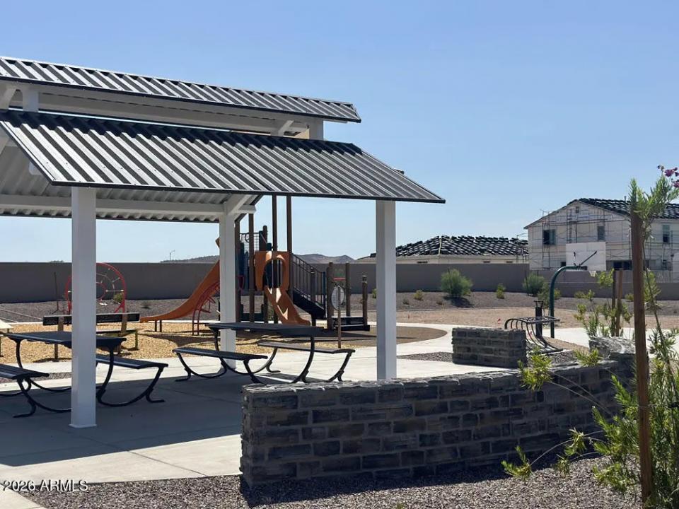 Real Estate Picture 20