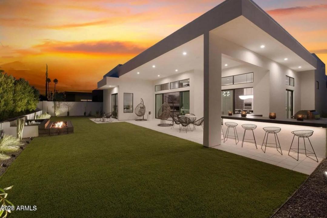 Real Estate Picture 4