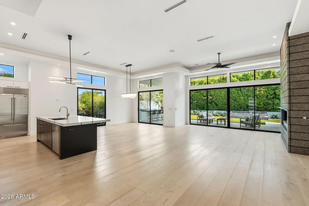 Real Estate Picture 5