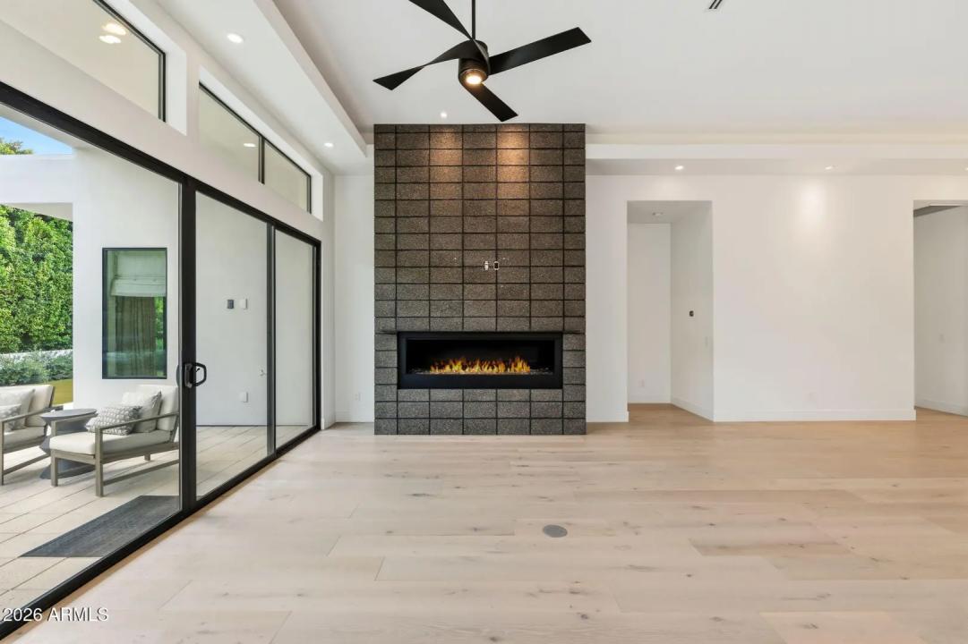 Real Estate Picture 13