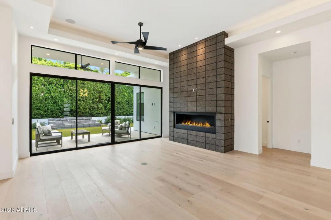 Real Estate Picture 16