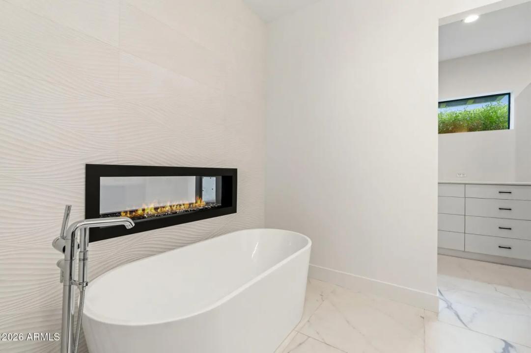 Real Estate Picture 17
