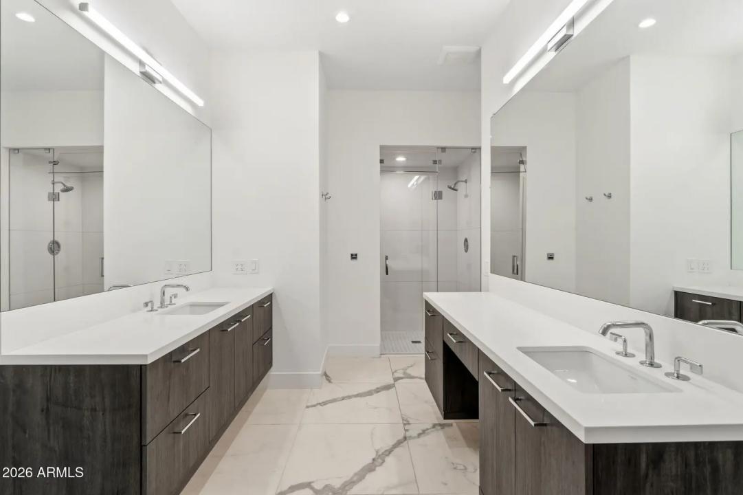 Real Estate Picture 18