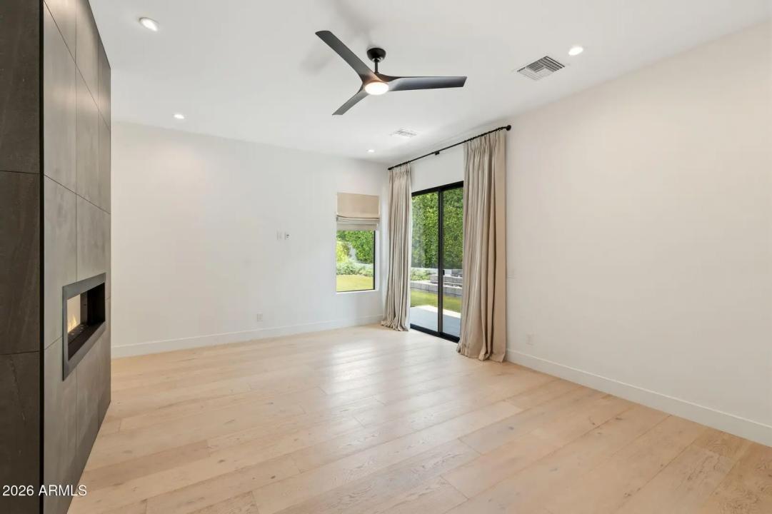 Real Estate Picture 27