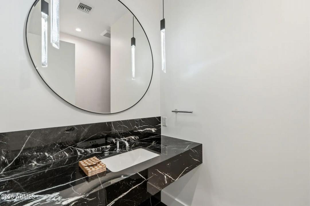 Real Estate Picture 32