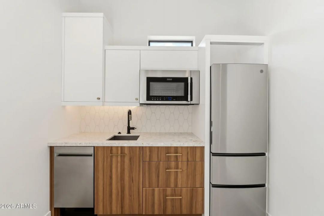 Real Estate Picture 50