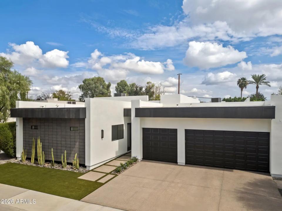 Real Estate Picture 3