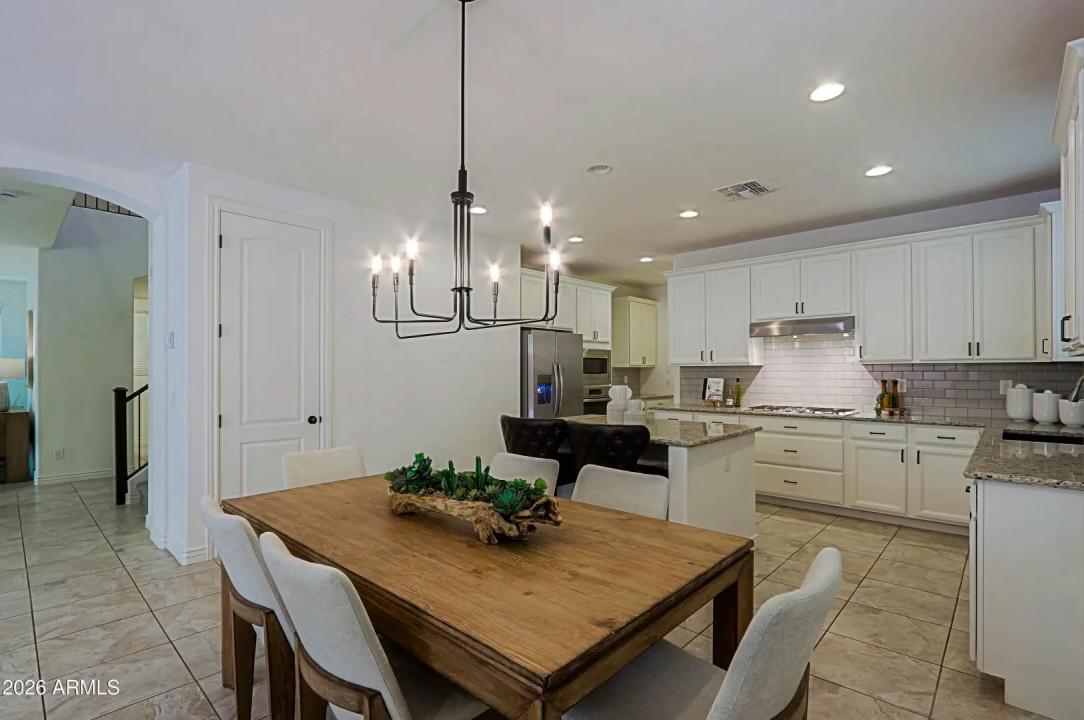 Real Estate Picture 17