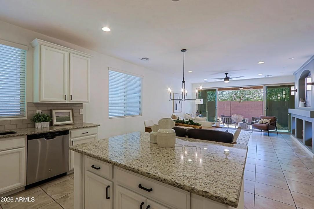 Real Estate Picture 8