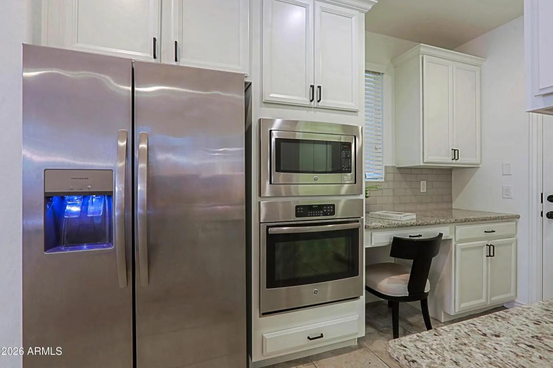 Real Estate Picture 12