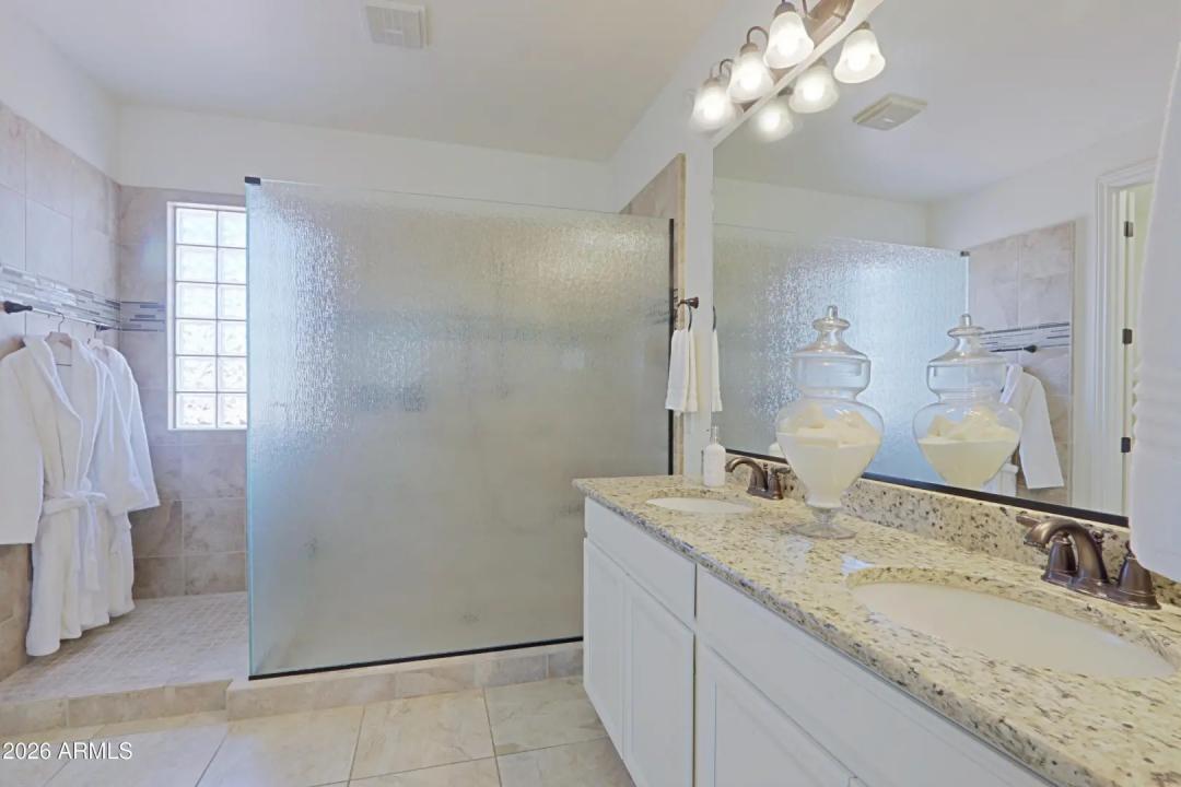 Real Estate Picture 28