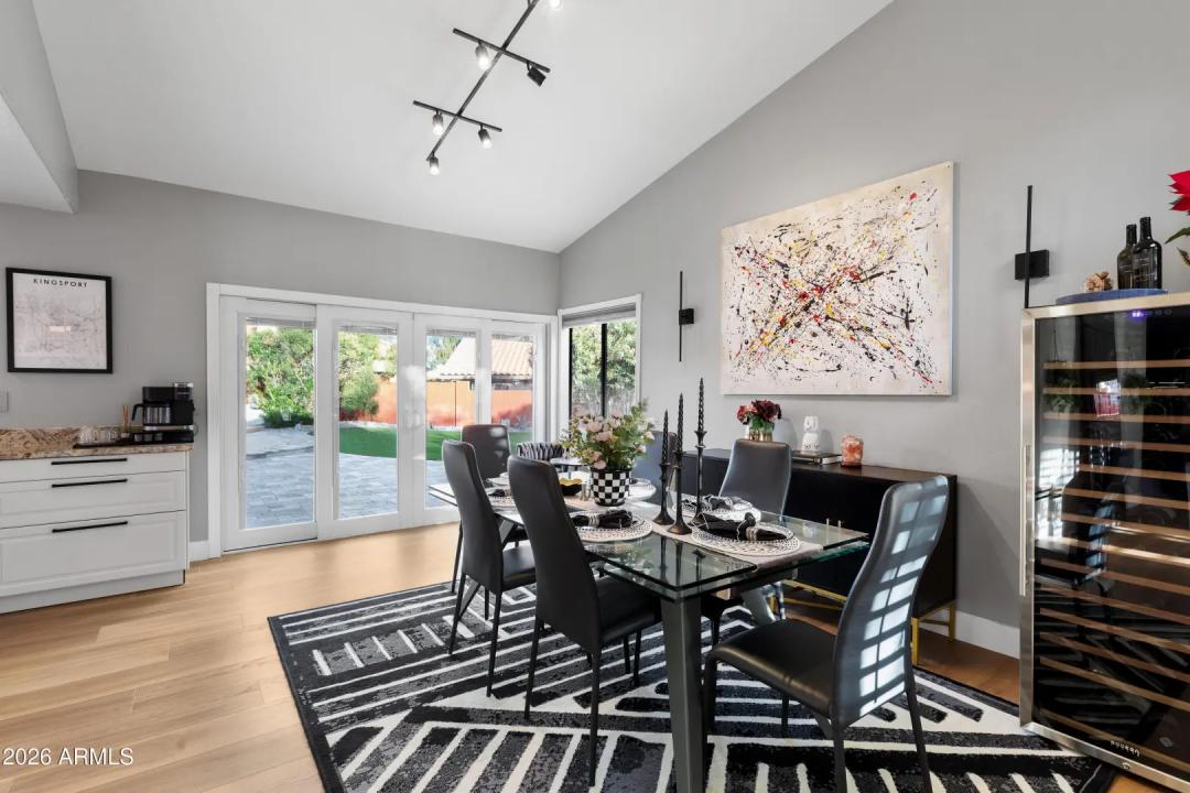 Real Estate Picture 7