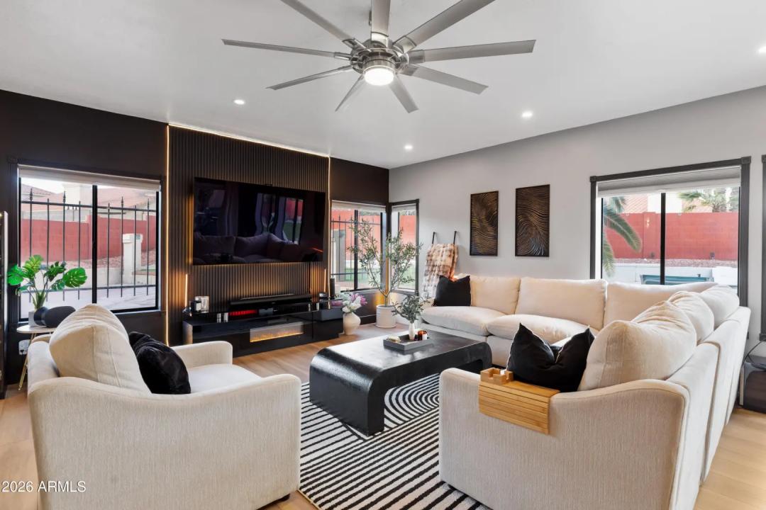 Real Estate Picture 9