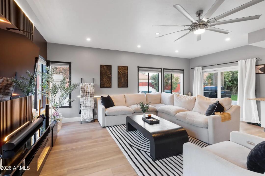 Real Estate Picture 10