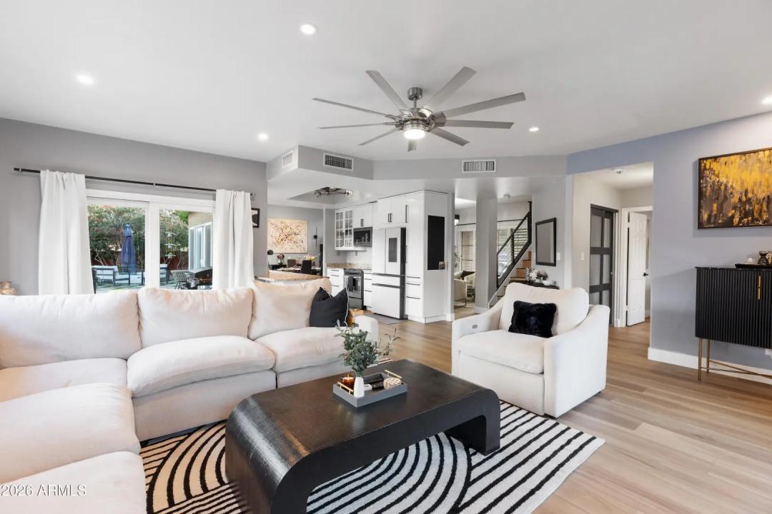 Real Estate Picture 11