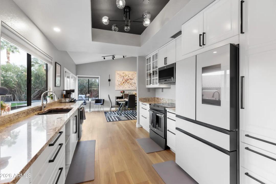 Real Estate Picture 13