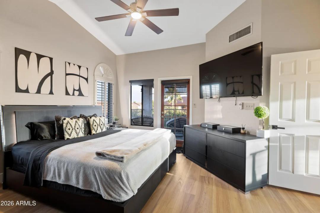 Real Estate Picture 19