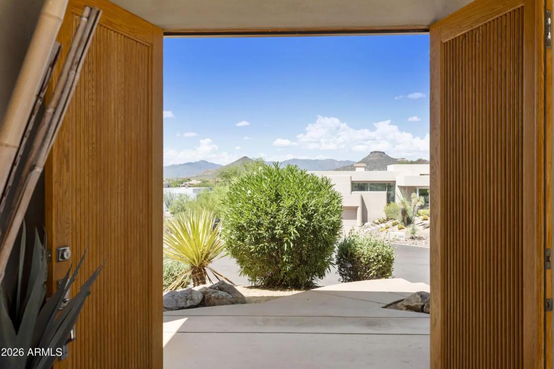 Real Estate Picture 3