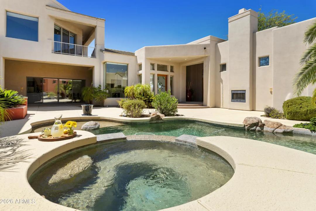 Real Estate Picture 5