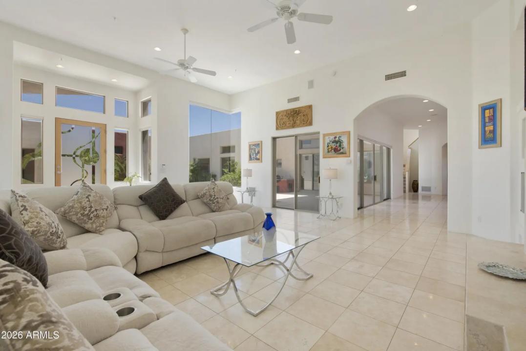 Real Estate Picture 8