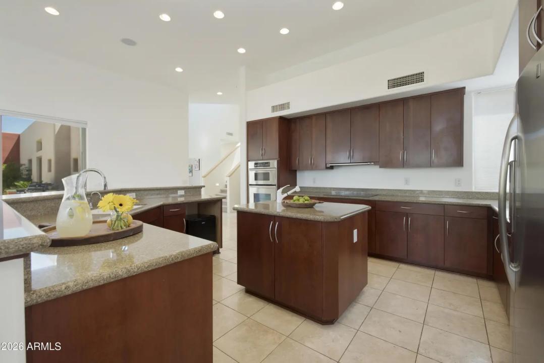 Real Estate Picture 16