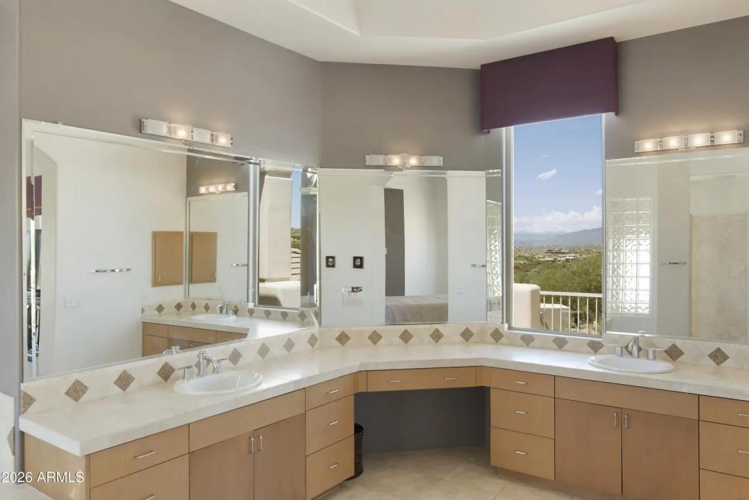 Real Estate Picture 21