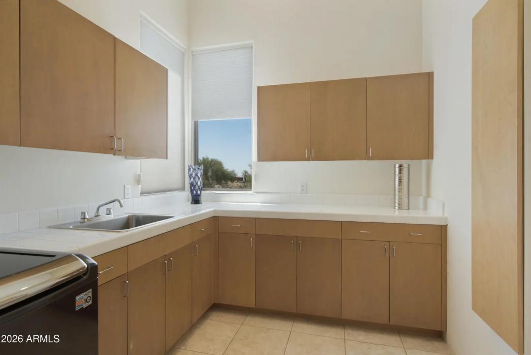 Real Estate Picture 27