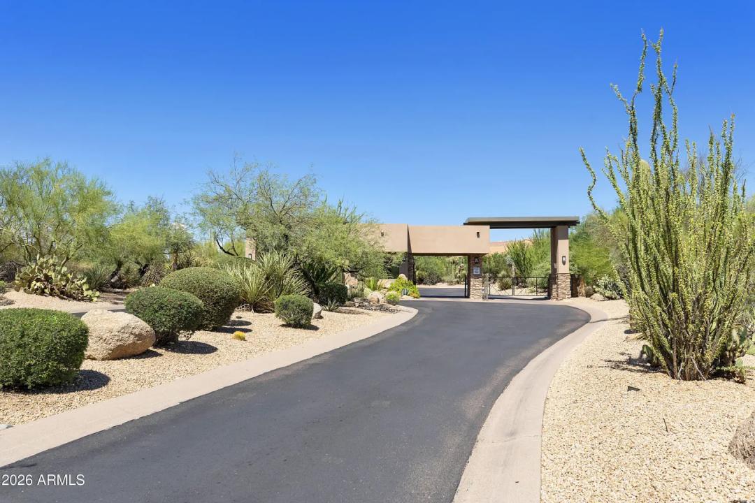 Real Estate Picture 32
