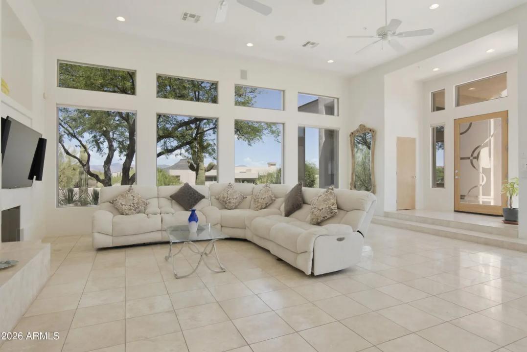 Real Estate Picture 7