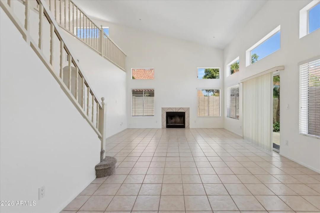 Real Estate Picture 3