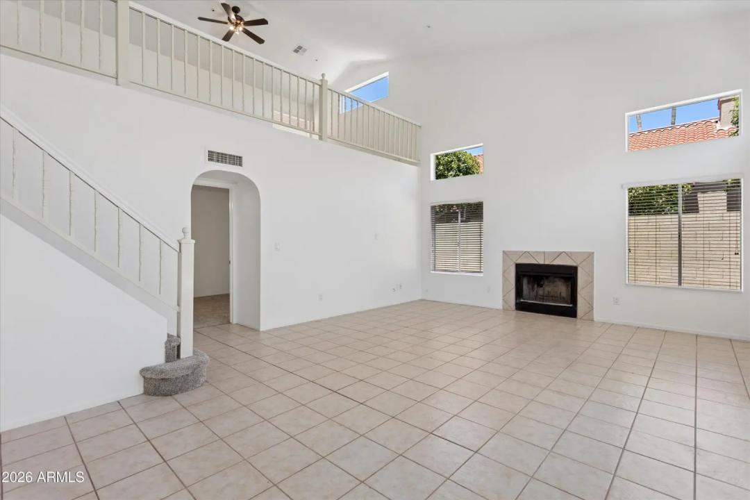 Real Estate Picture 4