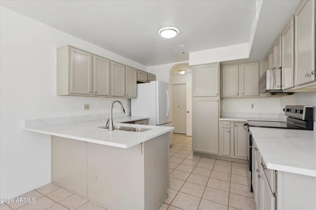 Real Estate Picture 11