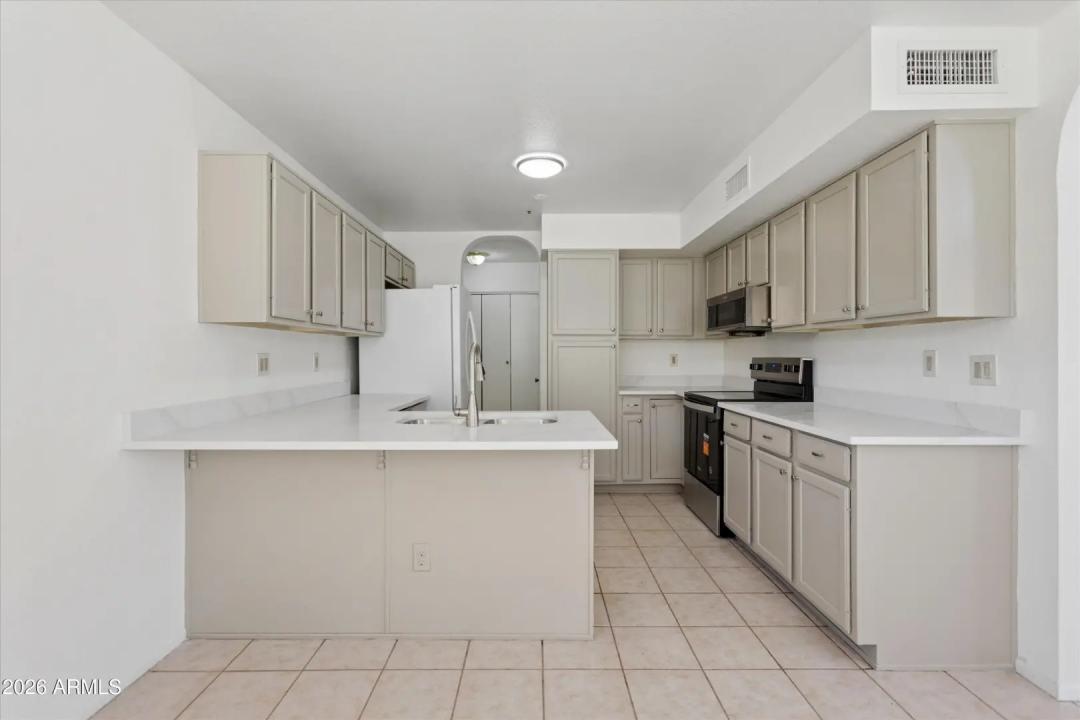 Real Estate Picture 10