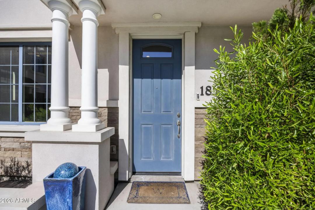 Real Estate Picture 4
