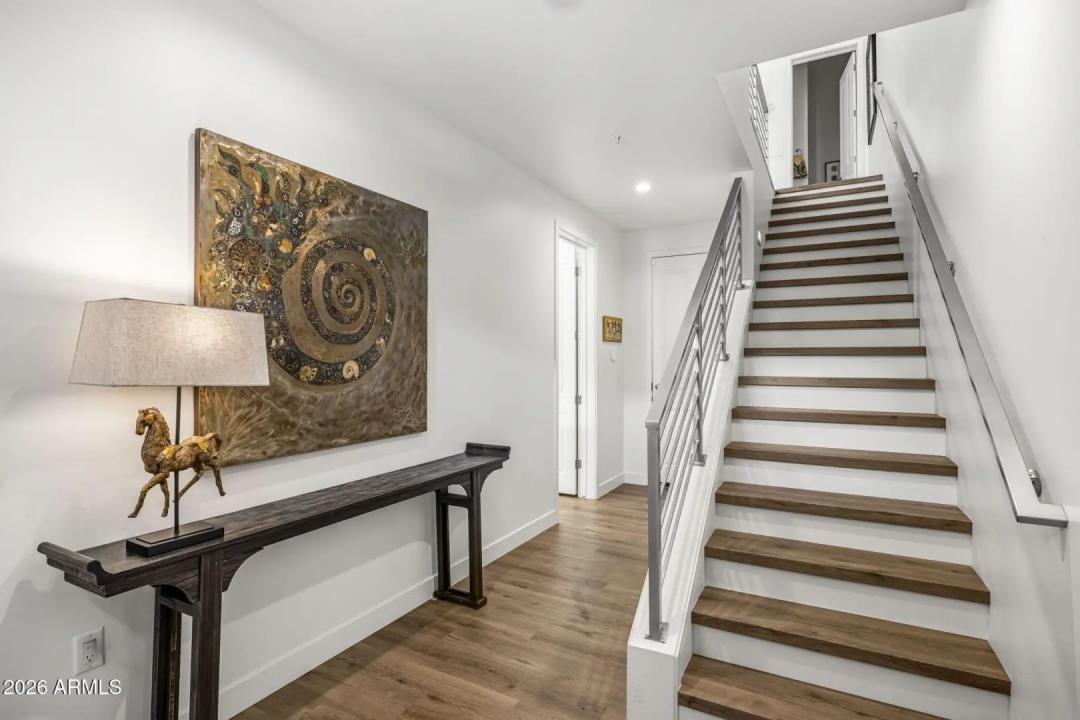 Real Estate Picture 6