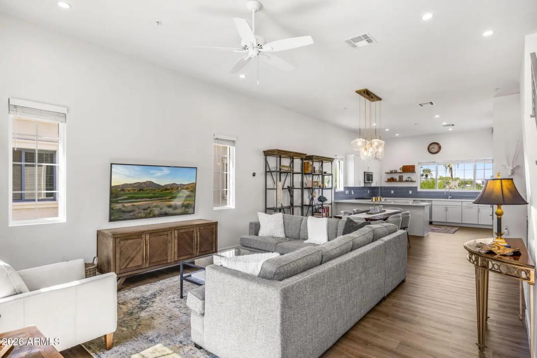 Real Estate Picture 8