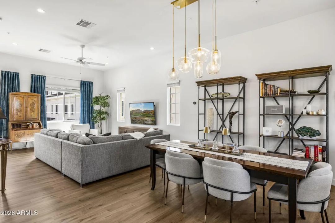 Real Estate Picture 10