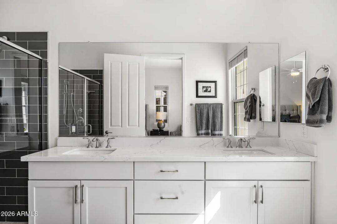Real Estate Picture 22