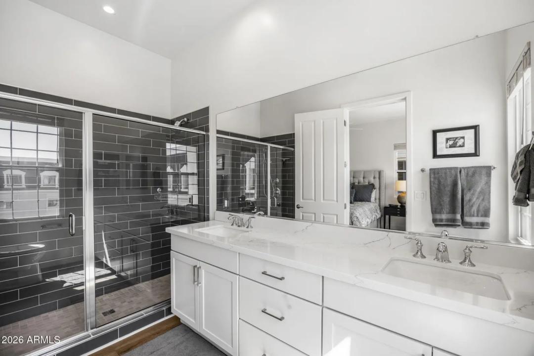 Real Estate Picture 23