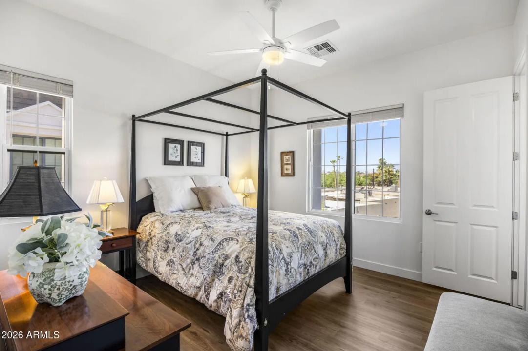 Real Estate Picture 25