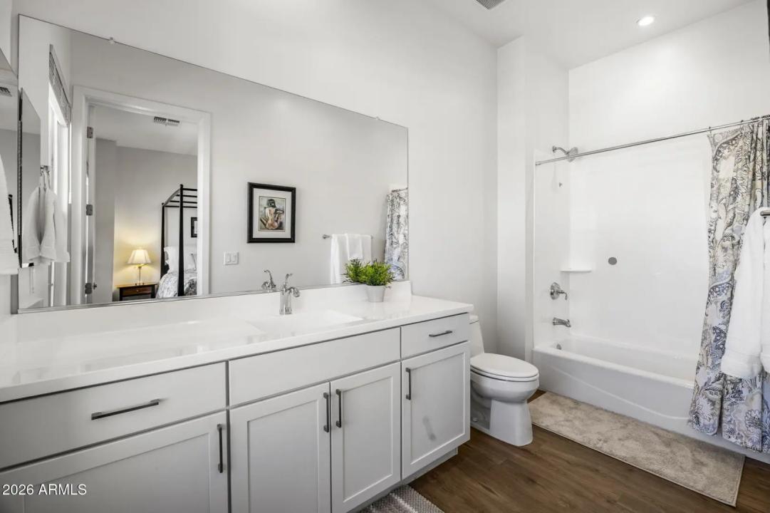 Real Estate Picture 26