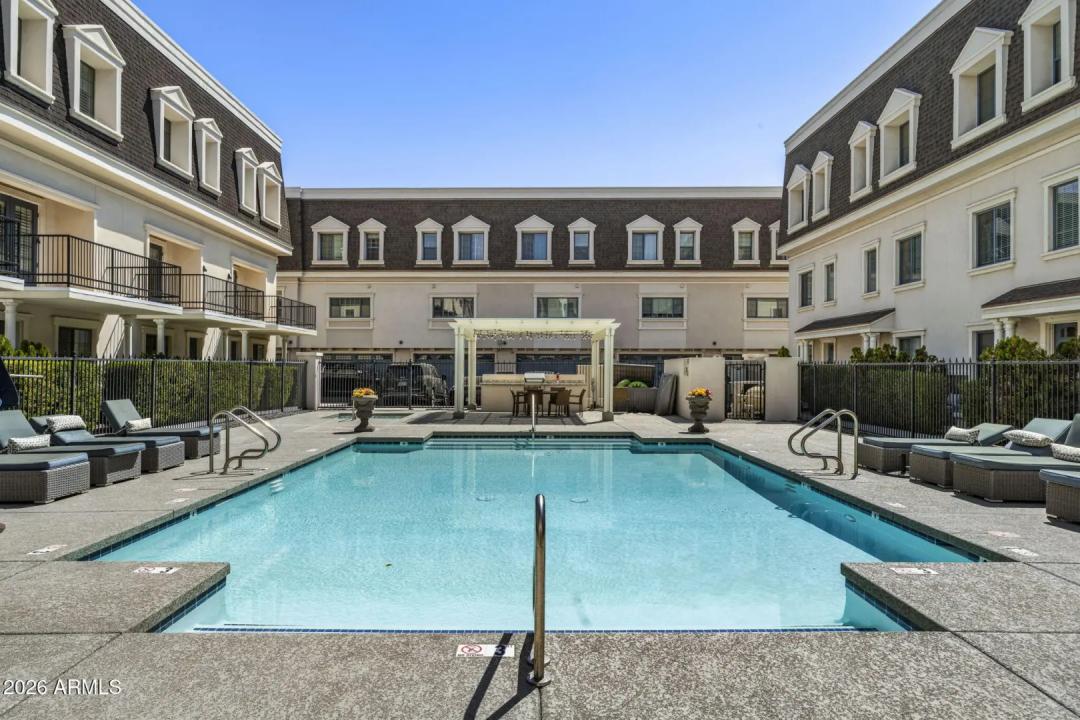 Real Estate Picture 30