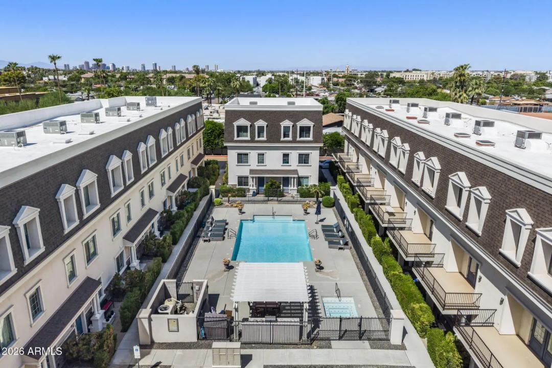 Real Estate Picture 37