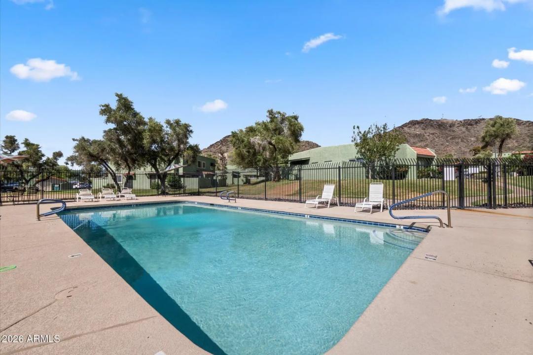 Real Estate Picture 14