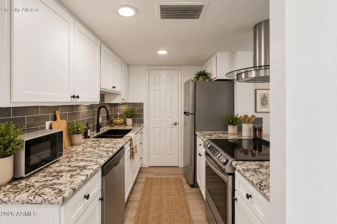 Real Estate Picture 3
