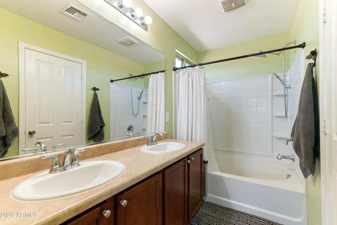 Real Estate Picture 29