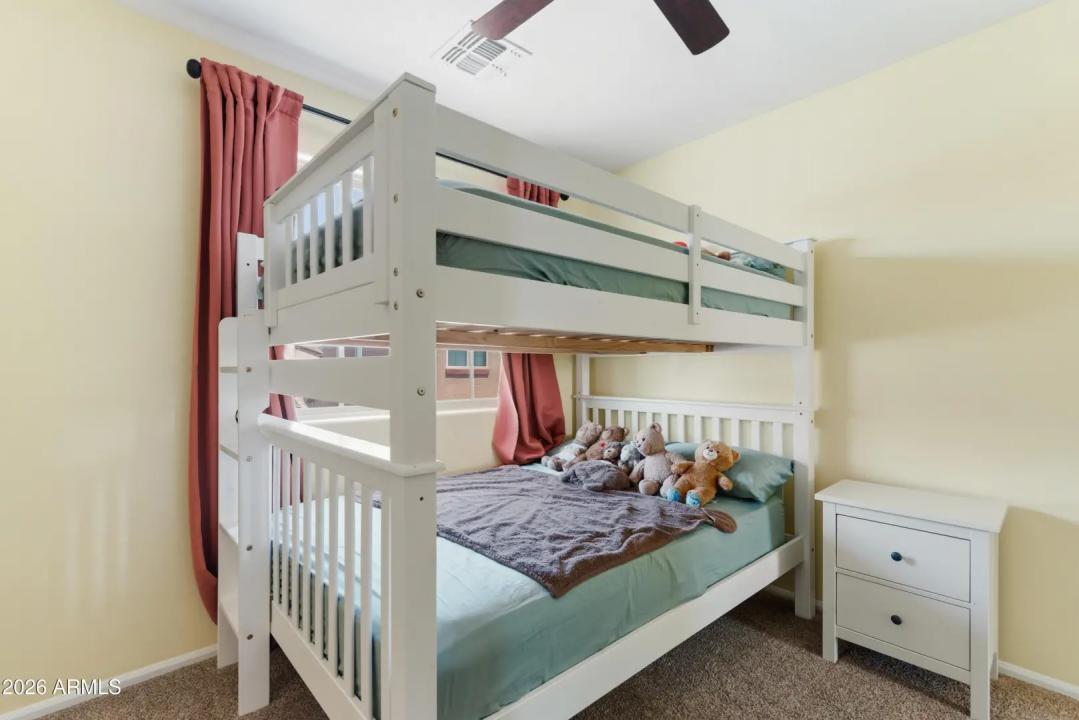 Real Estate Picture 32