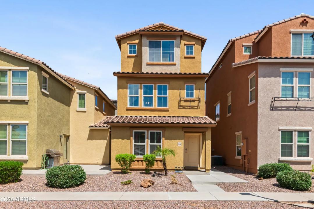 Real Estate Picture 3